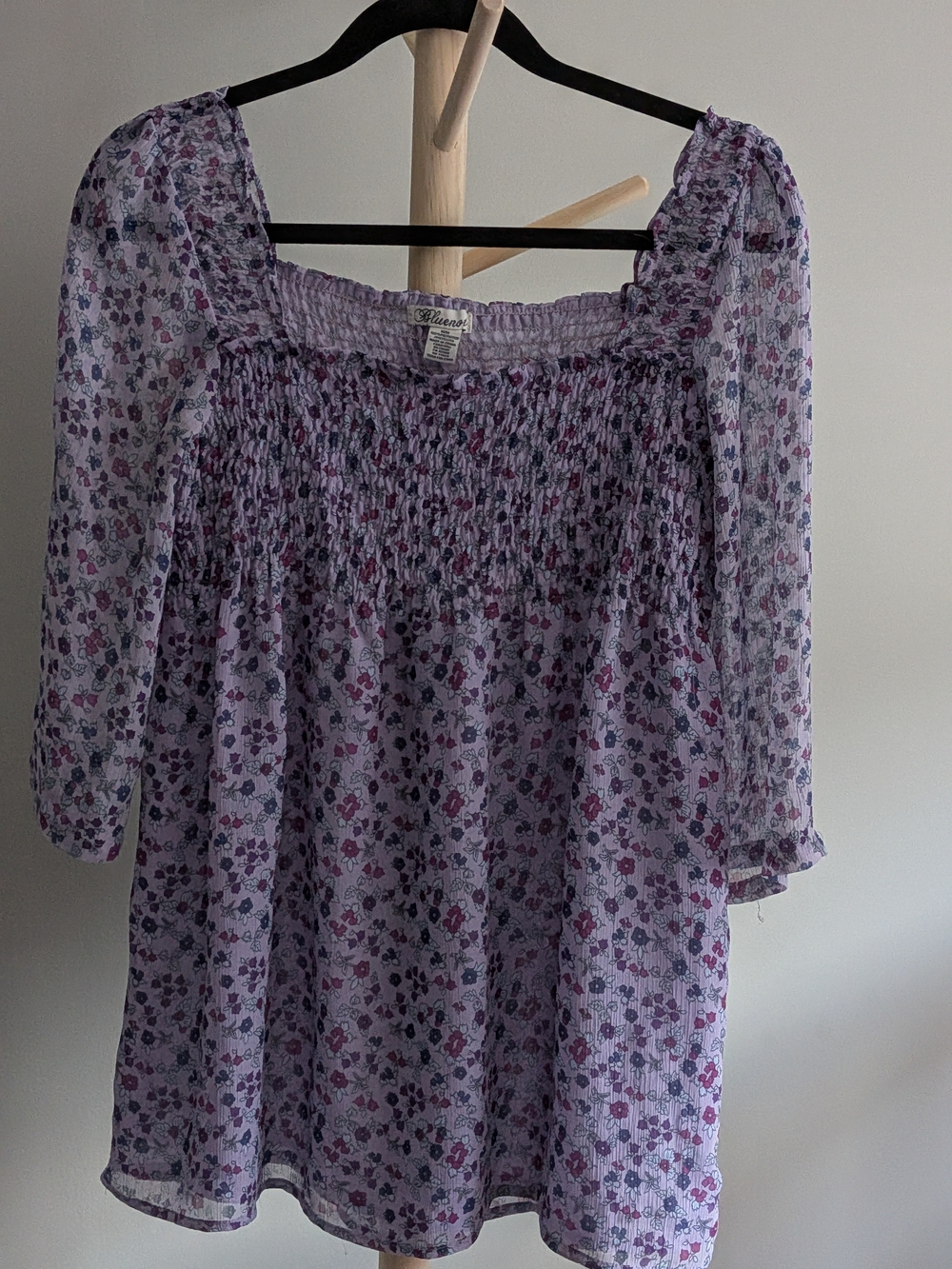 Vintage Y2K Lavender Floral Long Sleeve Smocked Flowy Top